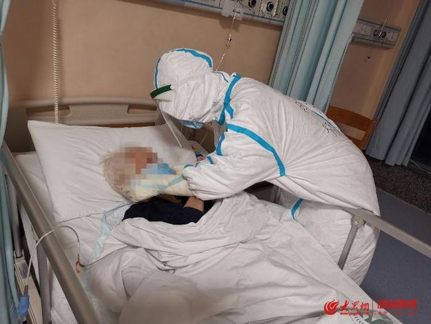 95歲老奶奶出院 山東省第六批援湖北醫療隊接管的重症病區“清零”