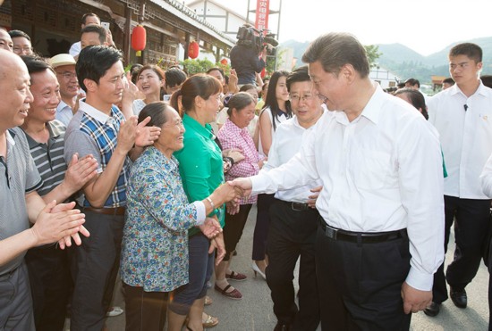 習近平軍令如山！脫不了貧就脫“烏紗帽”