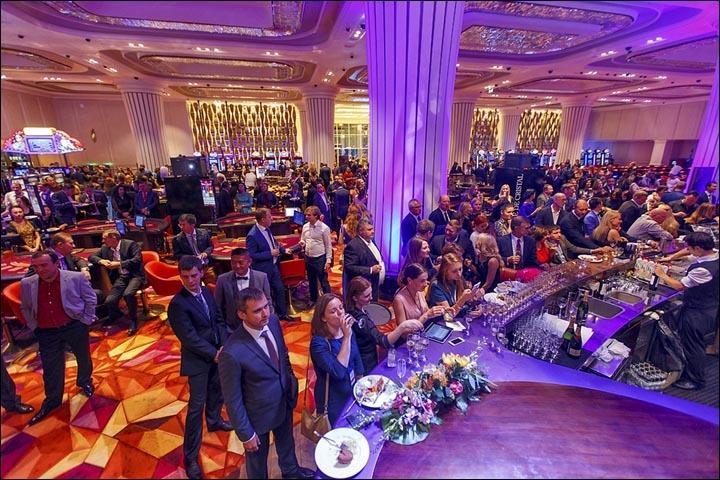 俄罗斯远东赌场吸引大批中日韩游客(组图)