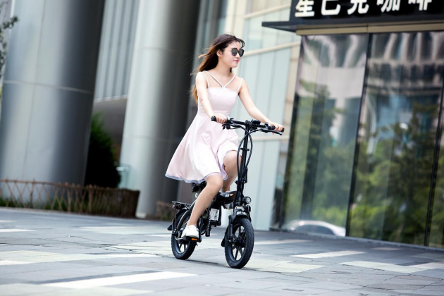 雅迪亮剑新国标闪购日，购车享满减惊喜价