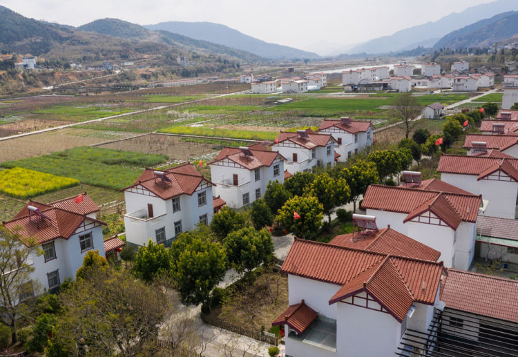 3月12日,俯瞰冕寧縣復興鎮建設村一角.新華社記者 江宏景攝