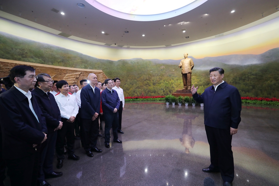 छिङमिङ पर्वमा राष्ट्राध्यक्ष सीसँग शहीदहरूको सम्झना_fororder_习习1 7