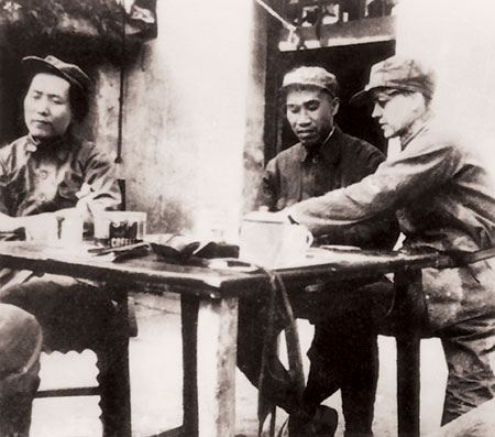 清明节追忆与中国共产党结缘的国际友人：时代记录者_fororder___172.100.100.3_temp_9500031_1_9500031_1_1_f85b1393-8b15-4482-87eb-ea9d82a5e7f4