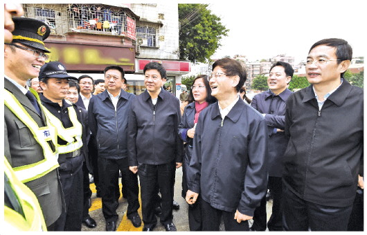 坚定不移地推进中国特色司法体制改革 坚定不移地推进中国特色司法体制改革