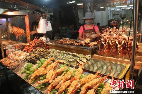 赴臺旅客增長消費減少 學(xué)者：附加價值不高必須轉(zhuǎn)型