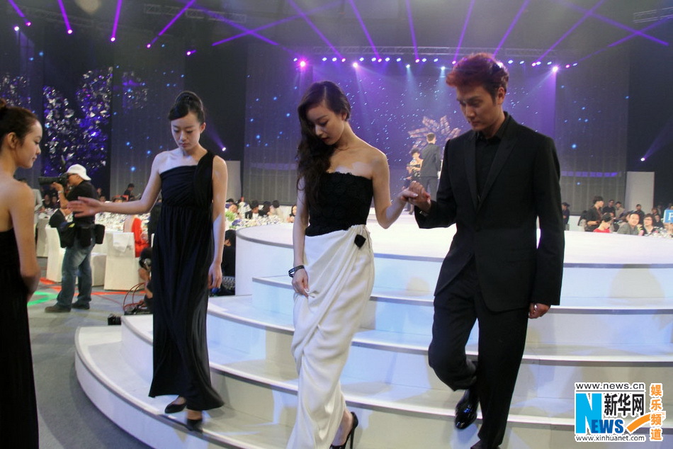 冯绍峰倪妮分手情史回顾 冯绍峰绯闻女友盘点