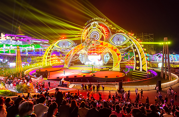 40天超50万游客涌入自贡 打卡“天下第一灯”_fororder_1灯会现场（摄影-廖志全）