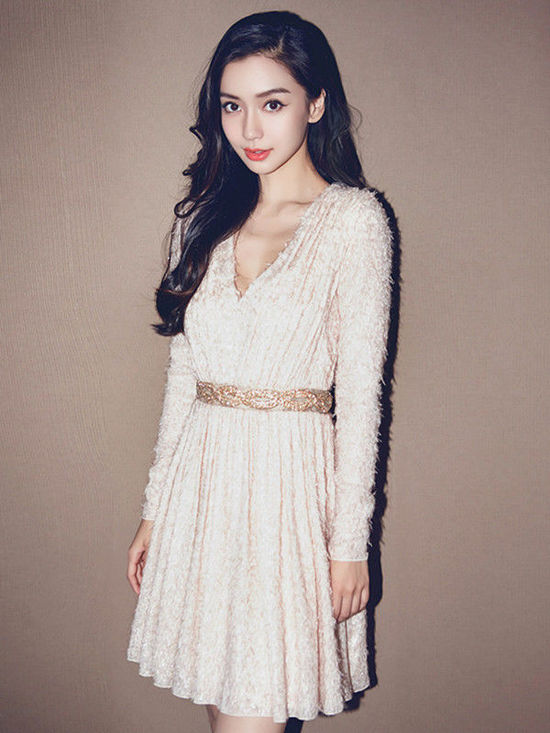 Angelababy周冬雨年终奖曝光 最大奖百万豪车