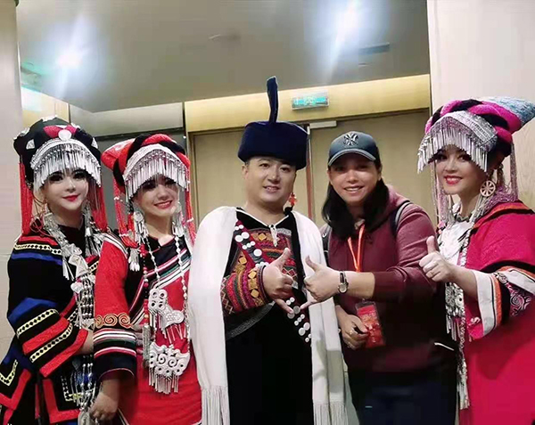 凉山雷波文化馆馆长龙鲁者：让民歌文化走出去 使彝族民歌与世界音乐接轨_fororder_龙鲁者演出图片-供图-受访者