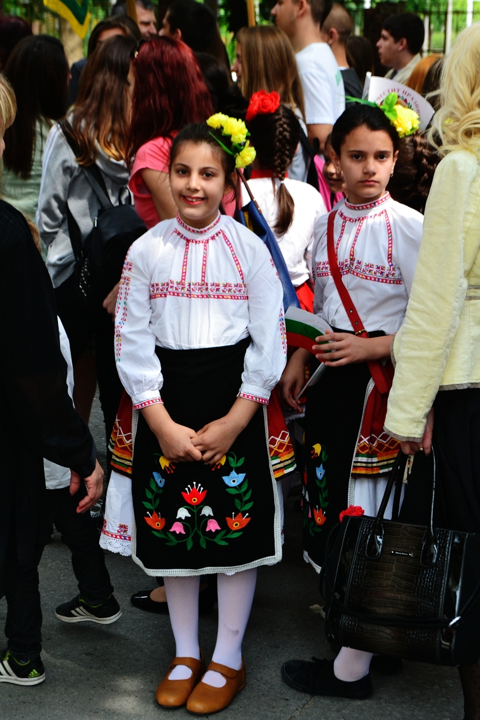 身著民族服飾的小女孩_fororder_身著民族服飾的小女孩-保加利亞索菲亞-張世娟.JPG