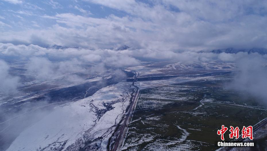 An yi dusar kankara a birnin Zhangye na lardin Gansu_fororder_5b3ec1421e414090814ac316ad91896d