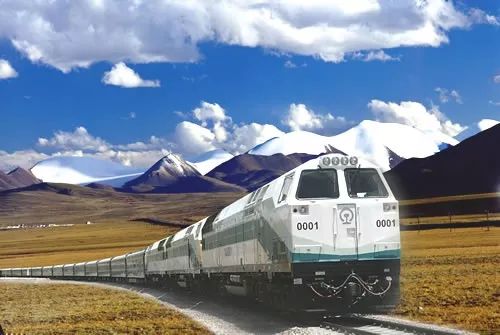 站在世界屋脊勾勒高原铁路新蓝图