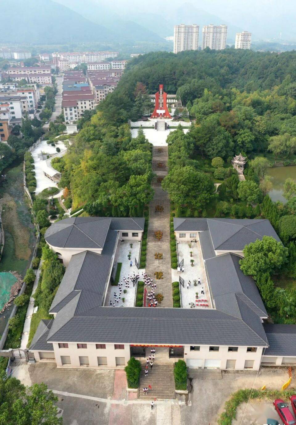 胸怀千秋伟业 恰是百年风华｜赵济猛：燎原之火