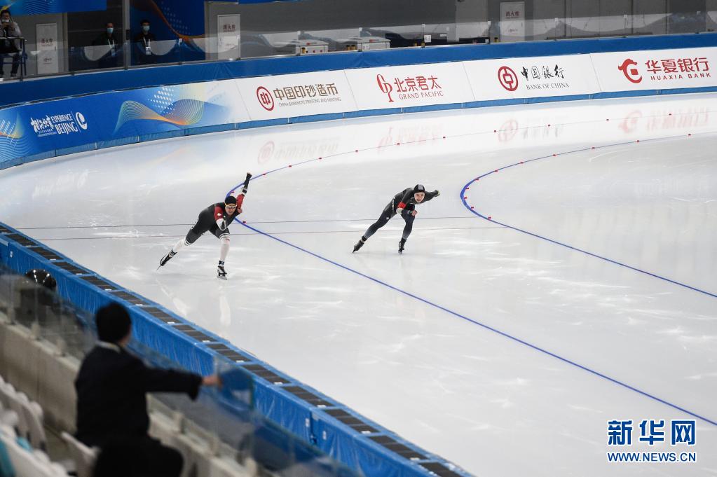 相约北京冰上测试活动速滑比赛在冰丝带鸣枪起跑