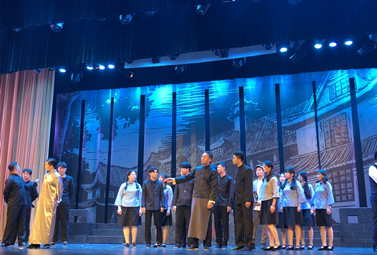 【科教 文圖】重慶大學舉行90週年校慶專場原創話劇演出