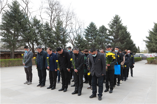 瀋陽于洪區國資局祭掃革命烈士陵園 開展黨史學習教育活動_fororder_圖片1