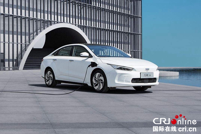 汽车频道【焦点轮播图+产经】年销目标不降 薪酬不降 现金充足的吉利汽车底气十足