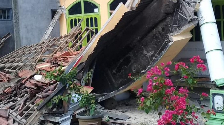 印尼東爪哇省瑪瑯海域發生6.1級地震 致300多棟房屋受損