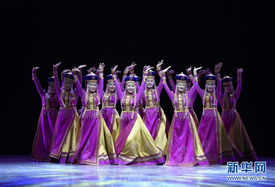 國際蒙古舞蹈藝術展演在呼和浩特舉行