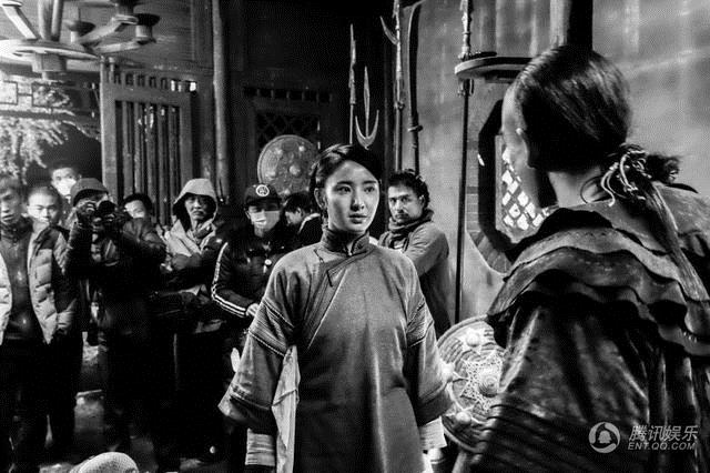 那年花开花絮照曝光 春杏许芳铱逗趣可爱笑容甜_娱乐_腾讯网