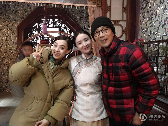 那年花开花絮照曝光 春杏许芳铱逗趣可爱笑容甜_娱乐_腾讯网