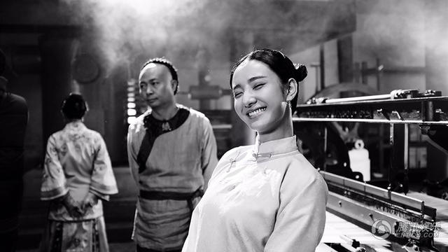 那年花开花絮照曝光 春杏许芳铱逗趣可爱笑容甜_娱乐_腾讯网