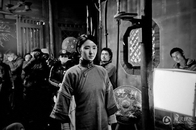 那年花开花絮照曝光 春杏许芳铱逗趣可爱笑容甜_娱乐_腾讯网