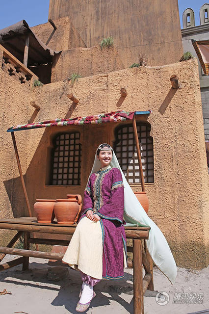 那年花开花絮照曝光 春杏许芳铱逗趣可爱笑容甜_娱乐_腾讯网