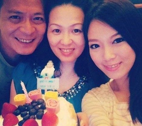 “郭靖”黄日华老婆患白血病 头发掉光大哭