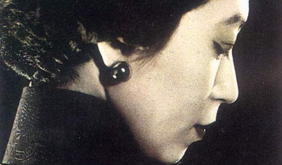 不爱是一生的遗憾，爱是一生的磨难