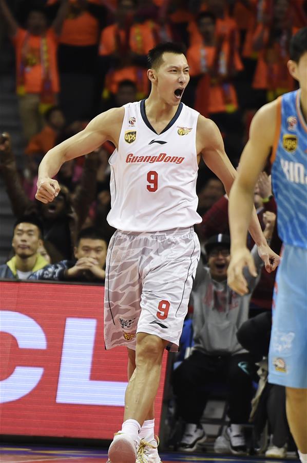 CBA："周易"大战 广东胜新疆