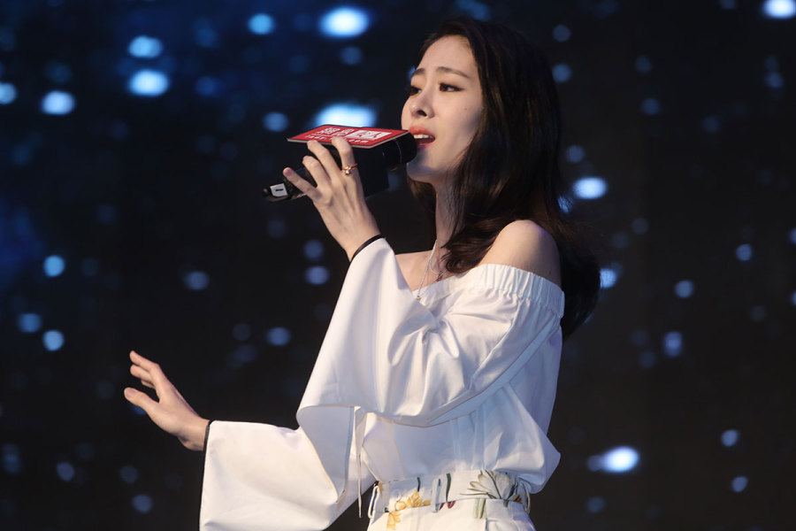 曾春蕾时尚熟女风pk林心如