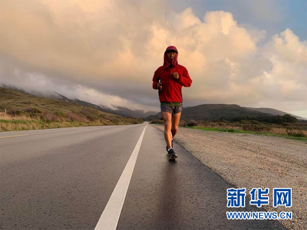 （访谈）从南极到北极，他跑着去！——中国跑者白斌用双脚丈量地球