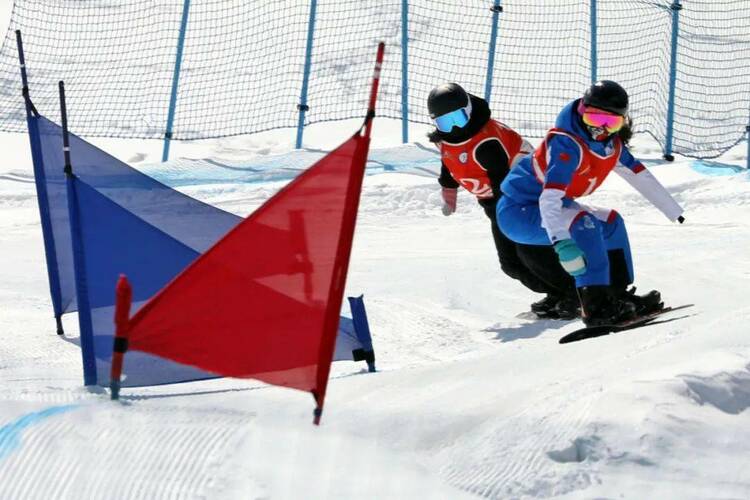 励志！全国残奥单板滑雪障碍追逐赛技惊四座