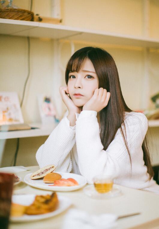 95后校花女神秀火辣私照 蜂腰翘臀性感爆表(组图)