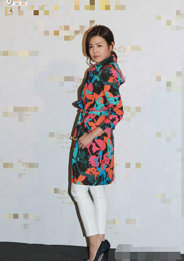 陈妍希的肚子也时凸时平？透露两岸都办婚礼