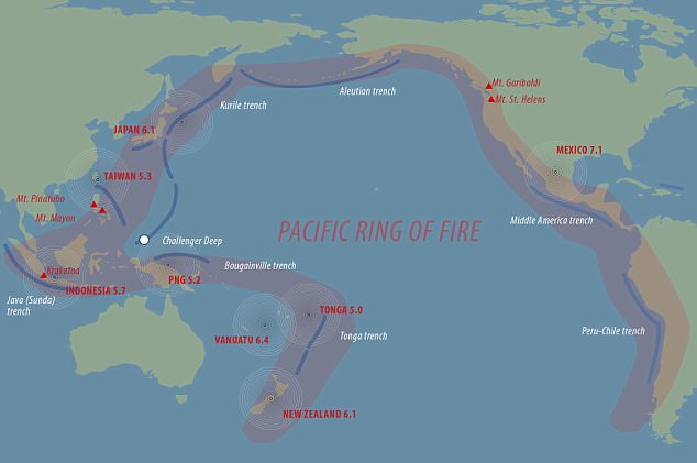 印尼锡纳朋火山喷发 火山灰升至2.5千米高空