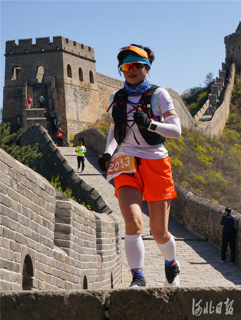 河北承德:2021第八届金山岭长城马拉松鸣枪开赛