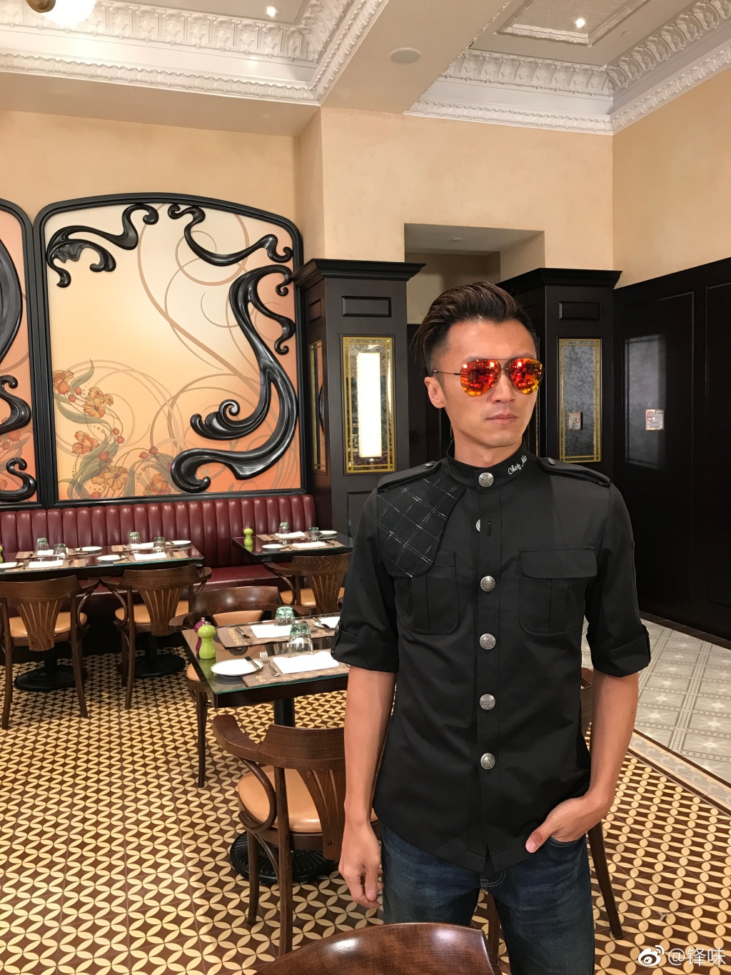 谢霆锋分享出道时心酸经历:从上台被嘘到下台