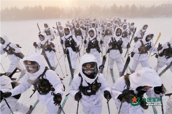 军人为什么要滑雪