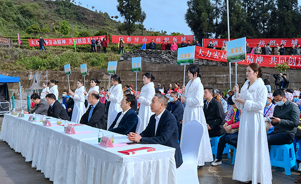 宜宾市总工会党组书记,常务副主席傅婷,宜宾市总工会党组成员,副主席