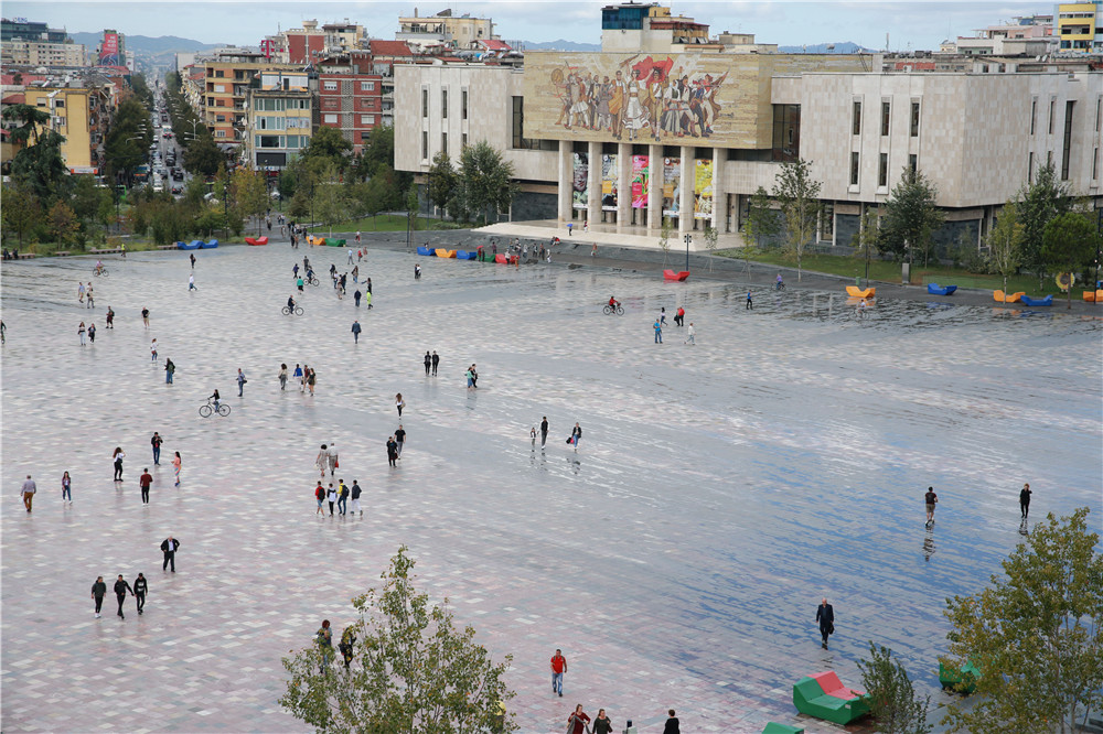 阿尔巴尼亚地拉那广场_fororder_耿佐民-阿尔巴尼亚-《地拉那广场》-13304029508