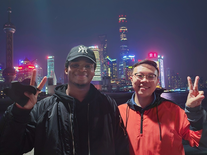 Hira da Ahmed Tukur dan Najeriya dake aiki a Shanghai na kasar Sin_fororder_1111
