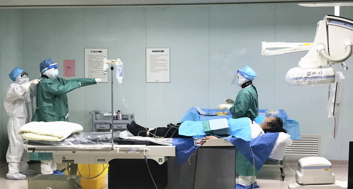 圖片默認標題_fororder_醫院為非新冠肺炎患者進行手術（祈福醫院 供圖）