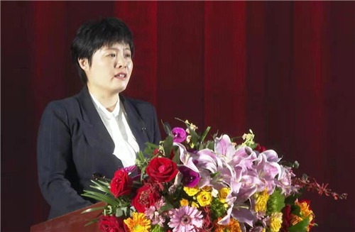 江都区区委副书记,区长朱莉莉致辞仪式现场,扬州市副市长余珽宣布两个