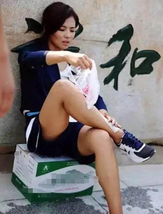 尴尬了!刘涛脱掉长裙换短裤 网友:惨不忍睹