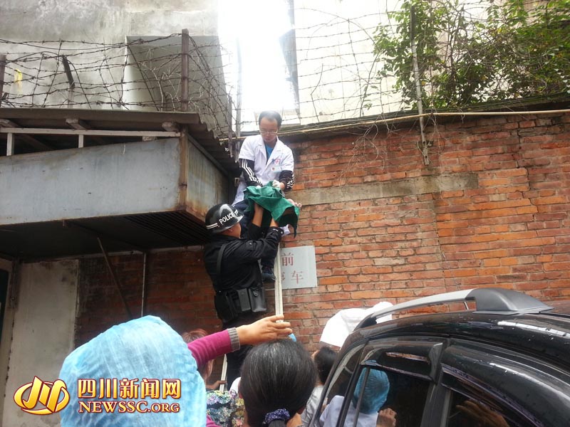 四川一新生婴儿医院内坠亡 疑被生母从4楼抛下（图）