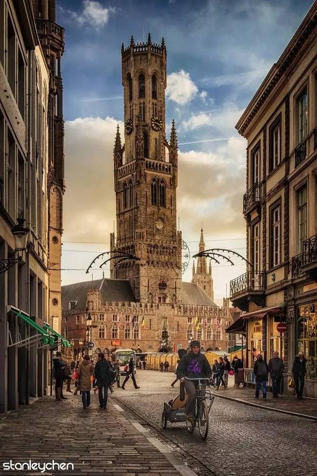 低地国家风景上的美人