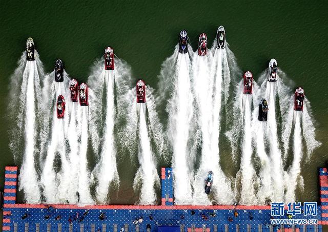廣西柳州：水上“速度與激情”