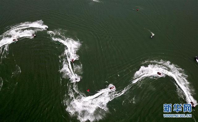 广西柳州：水上“速度与激情”